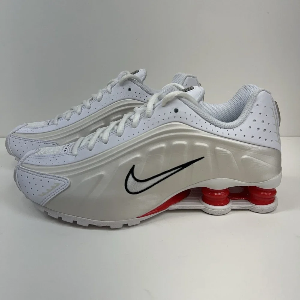 NIKE Shox R4 (GS) Shoes Youth Size 6.5 Women Size 8 White Phantom Red CW2626 102